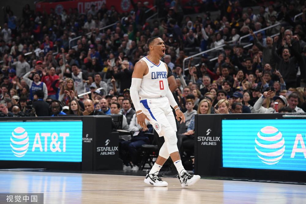 更是其背后 更是其背后